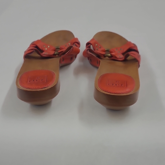 Frye Orange Leather Sandals with Decorative Ring Size 9.5 - Picture 5 of 9